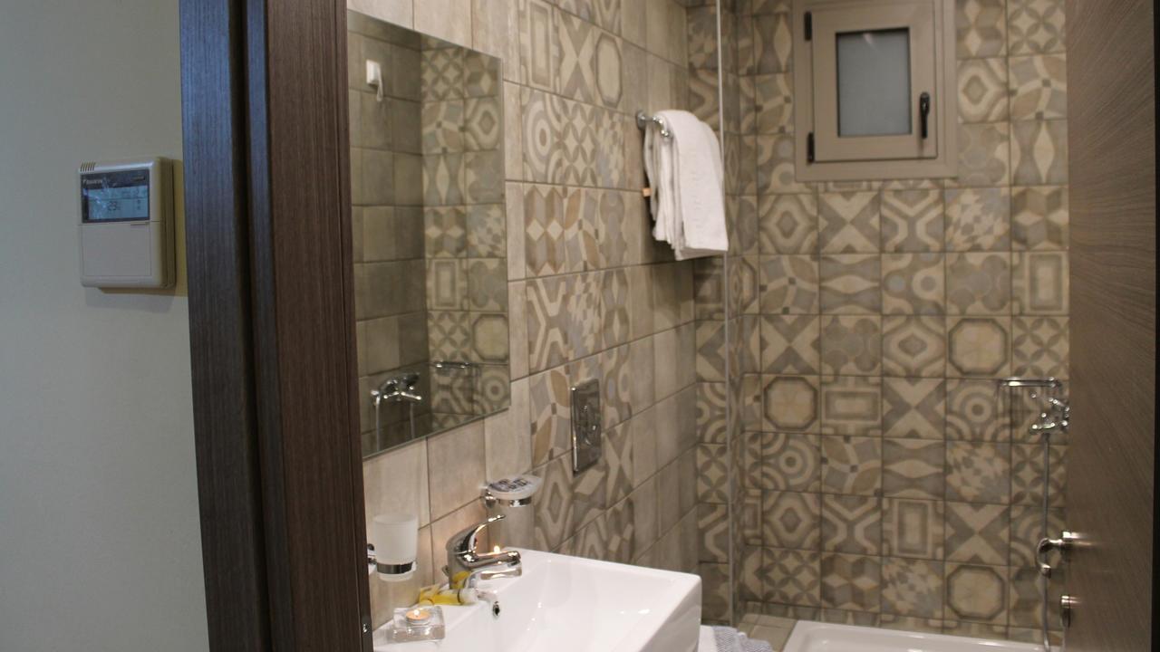 Galaxy Hotell Loutra Ipatis Exteriör bild